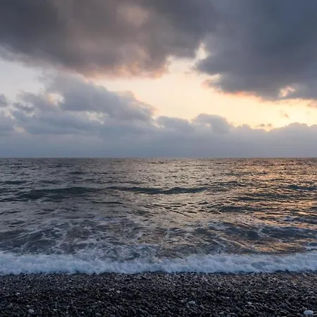 Ocean Bay Апартаменты Камари