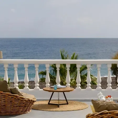 Ocean Bay Kamari (Santorini)