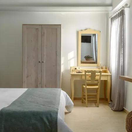 Ocean Bay Kamari (Santorini)