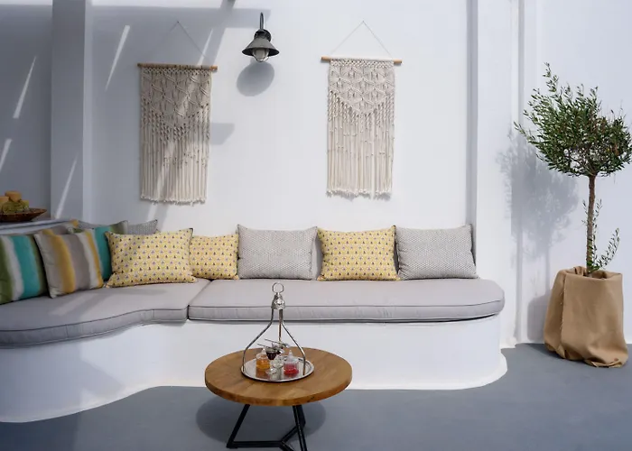 Ocean Bay Kamari (Santorini)