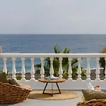 Ocean Bay Kamári